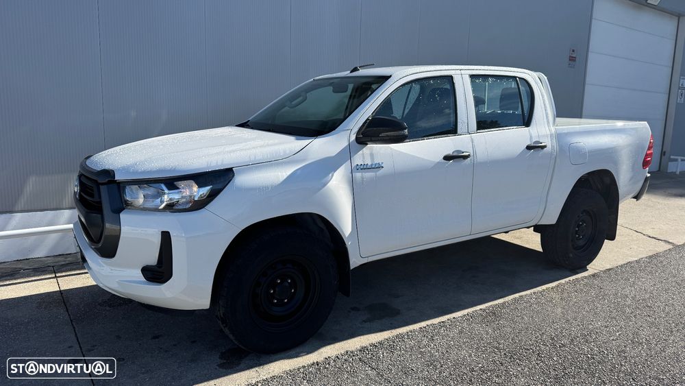 Toyota Hilux 2.4 D-4D 4WD CD CM - 9