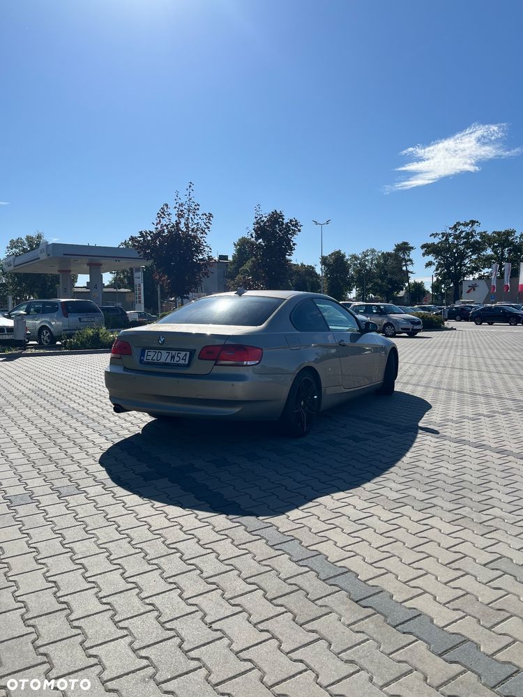 BMW Seria 3 320d Coupe - 6