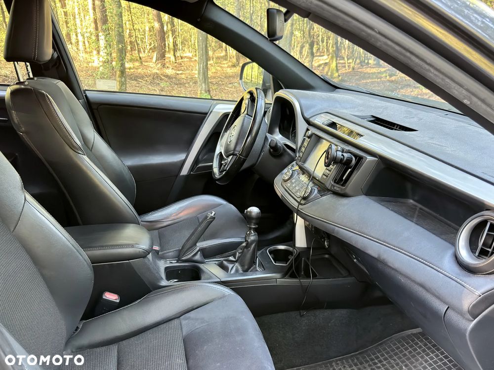 Toyota RAV4 - 16