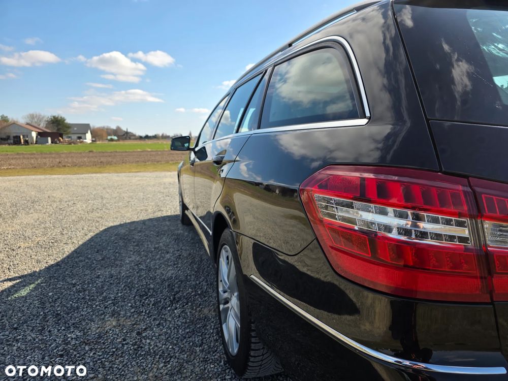 Mercedes-Benz Klasa E 250 CGI BlueEffICIENCY Avantgarde - 2
