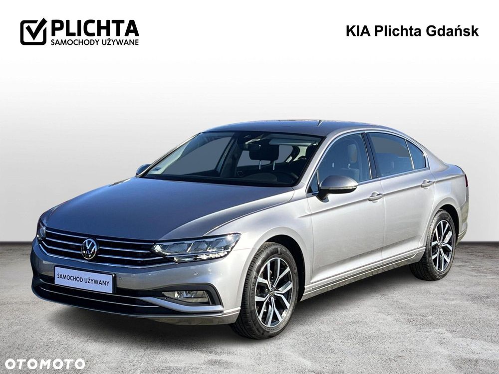 Volkswagen Passat - 1