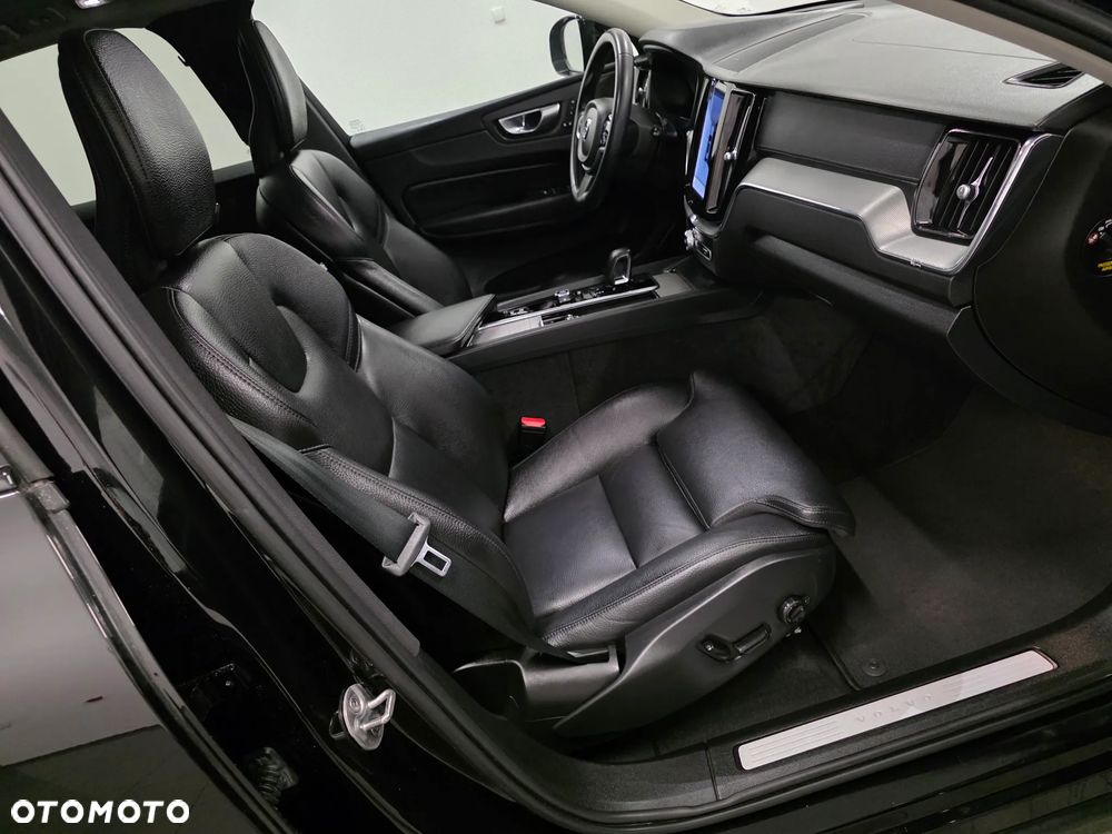 Volvo XC 60 B4 D Ultimate Dark - 18