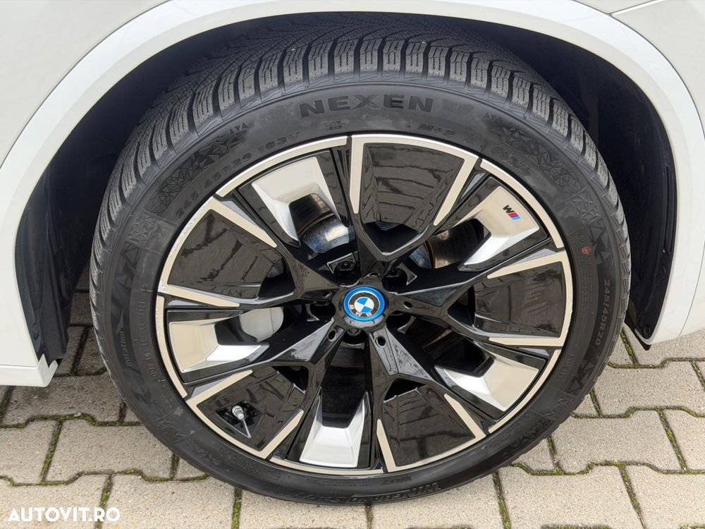 BMW iX3 Standard - 12
