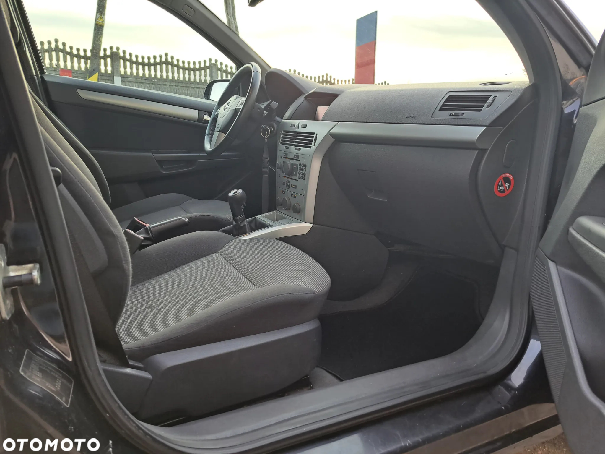 Opel Astra 1.6 Caravan NAVI - 22