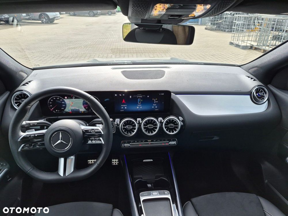 Mercedes-Benz GLA - 21