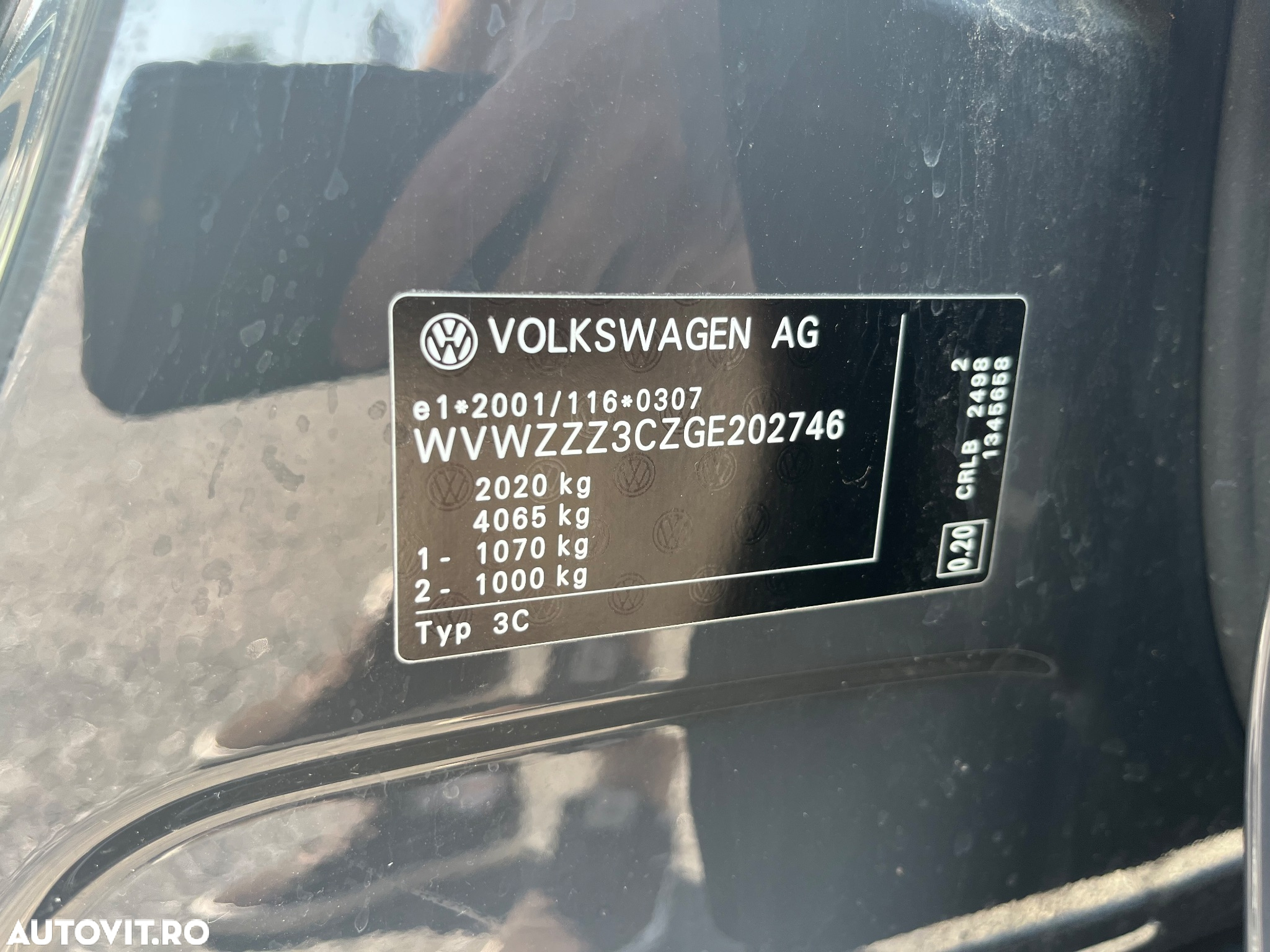 Volkswagen Passat 2.0 TDI Highline - 33
