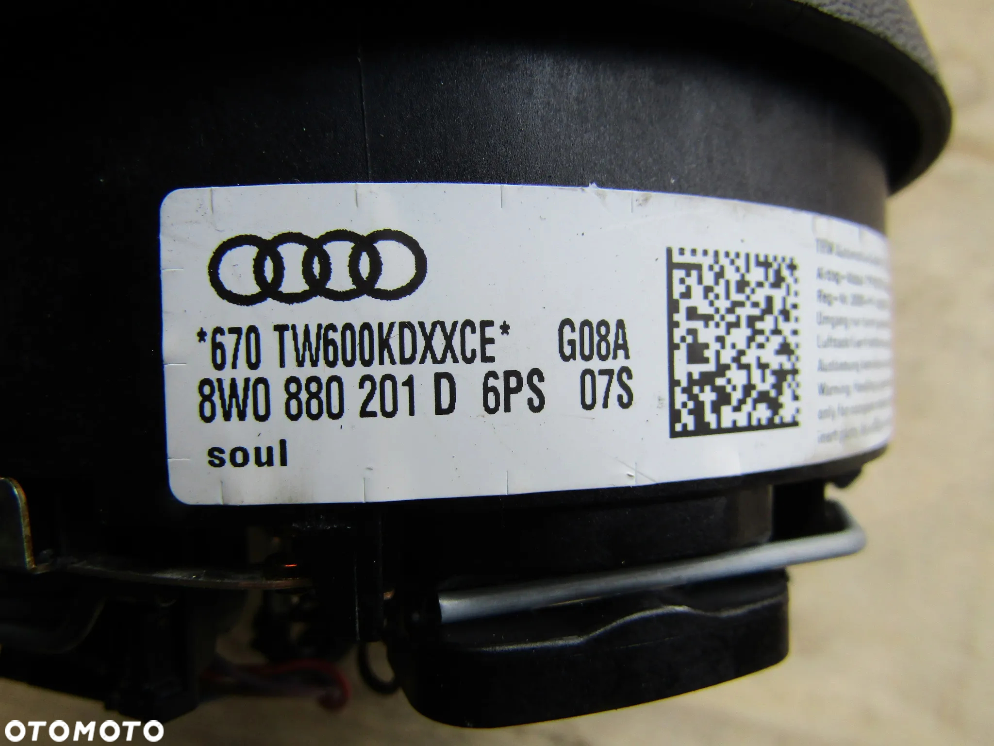 AUDI A4 B9 PODUSZKA KIEROWCY PRZÓD 15 21R 8W0880201D - 3
