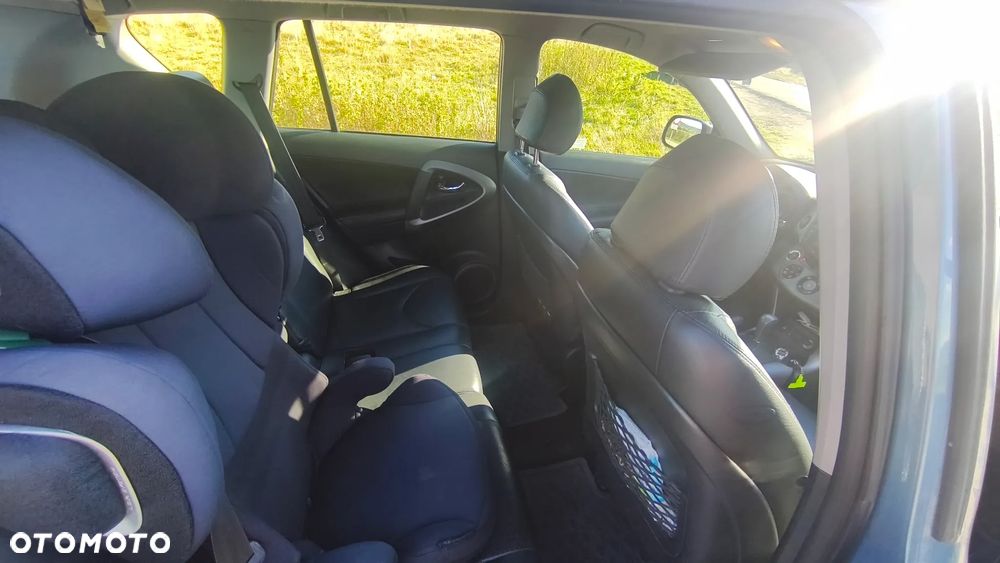 Toyota RAV4 2.0 VVT-i Prestige - 23