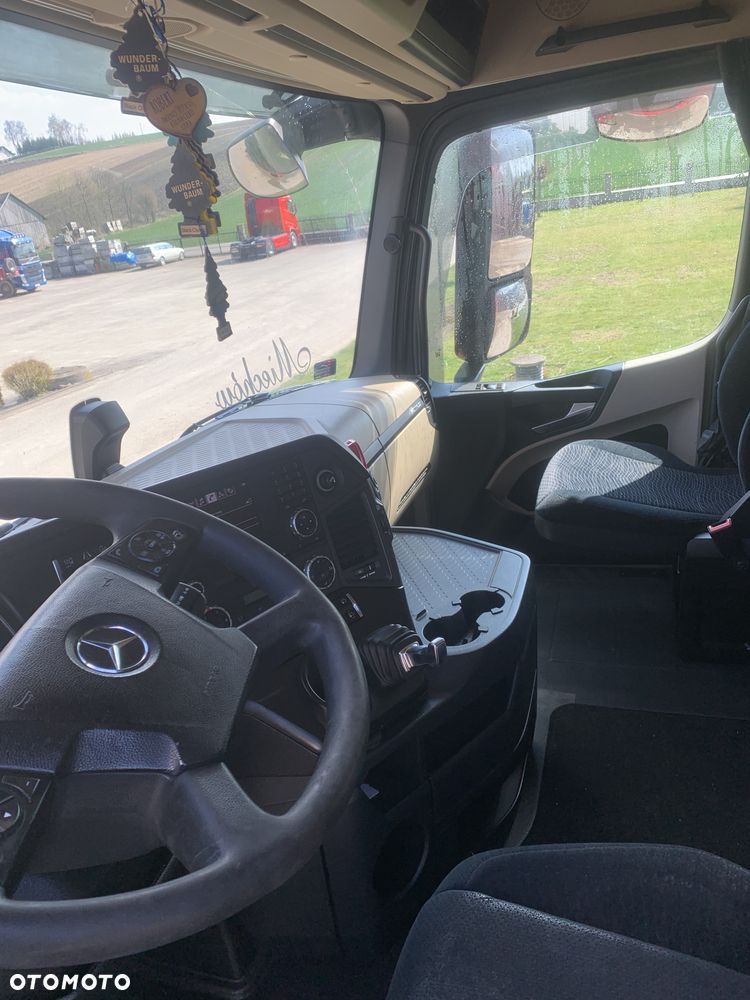 Mercedes-Benz Actros - 15