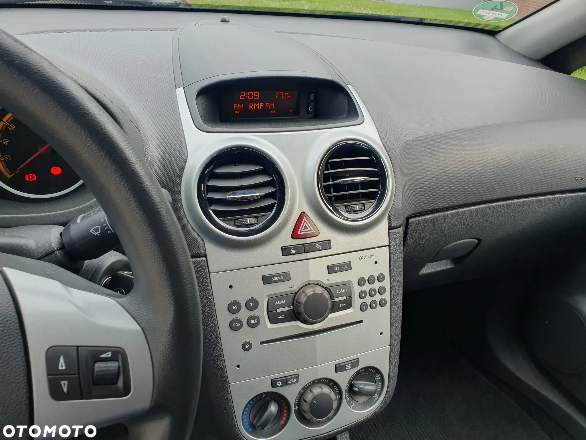 Opel Corsa 1.2 16V Cosmo - 13