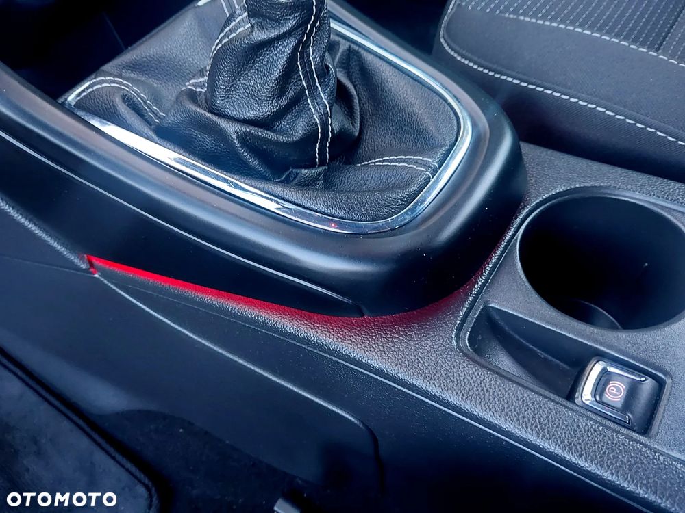 Opel Astra 1.6 Turbo Innovation - 20