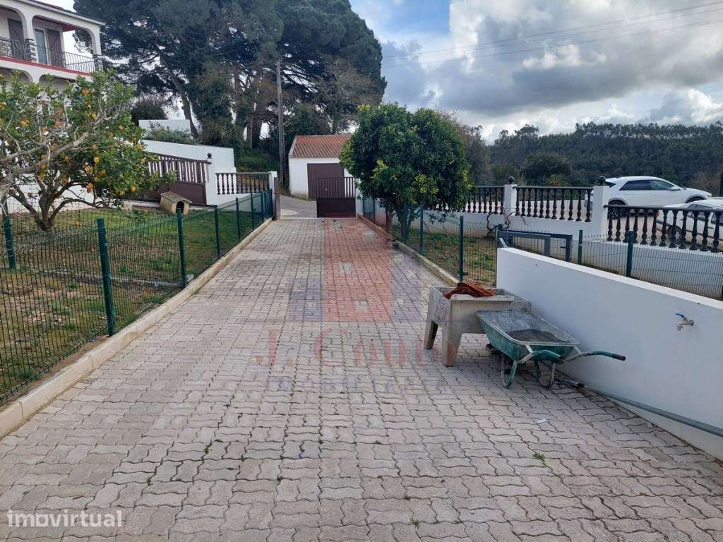 Moradia V2 para arrendamento em Alvorninha - Grande imagem: 2/13