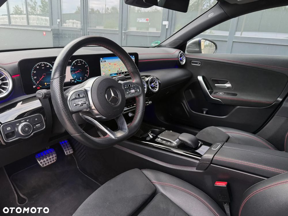 Mercedes-Benz CLA 180 AMG Line 7G-DCT - 7