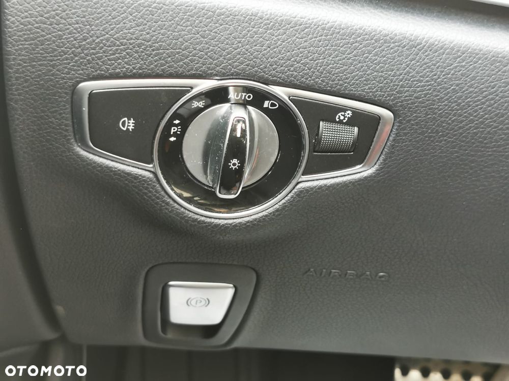 Mercedes-Benz Klasa E 200 d 9G-TRONIC - 27