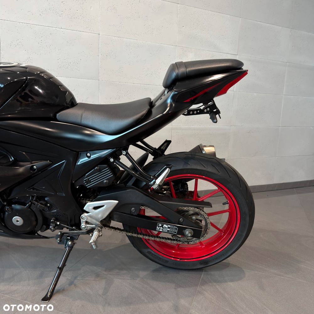 Suzuki GSX-R - 11