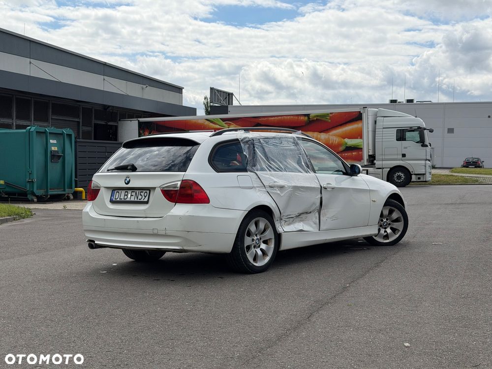 BMW Seria 3 318i - 5