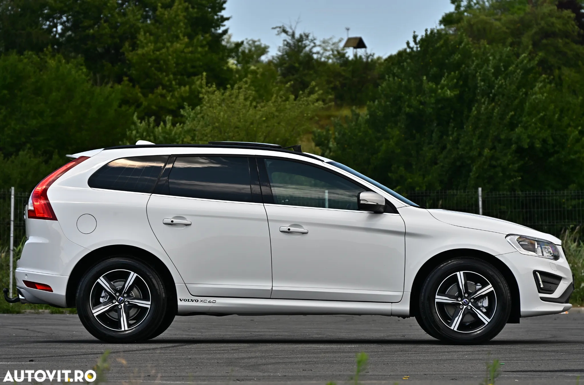Volvo XC 60 D5AWD R-Design - 11