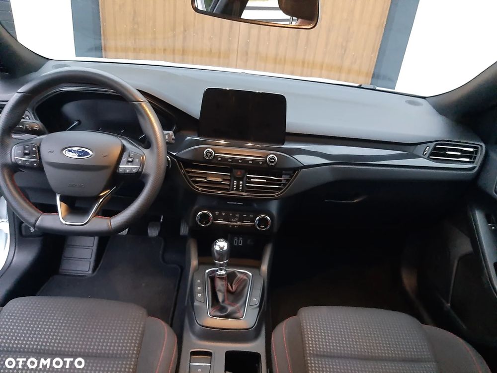 Ford Focus 1.0 EcoBoost ST-Line - 9