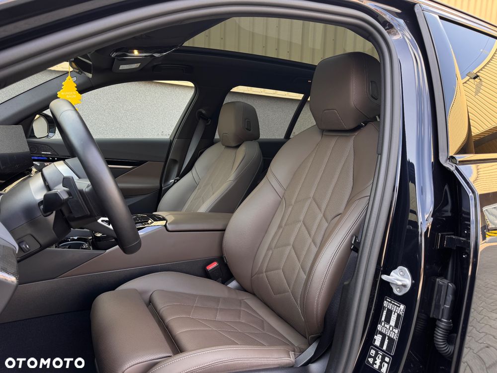 BMW Seria 5 520d xDrive - 11