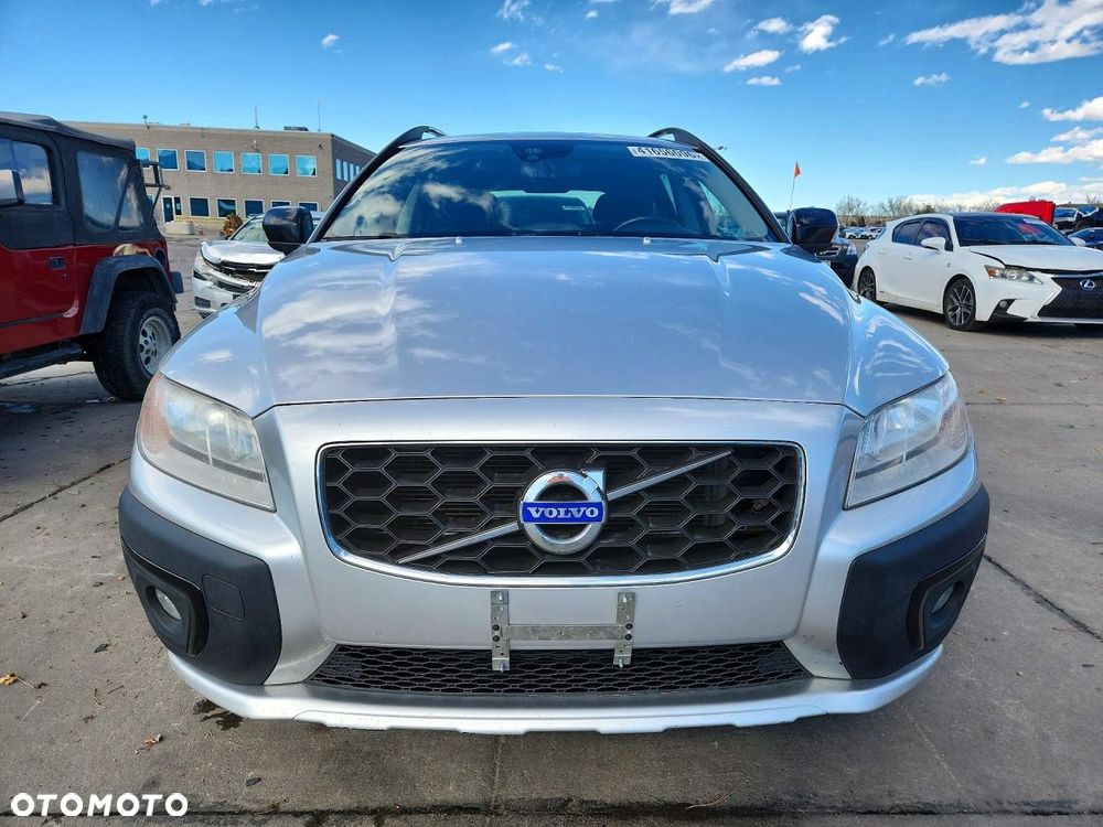 Volvo XC 70 T5 AWD Momentum - 2