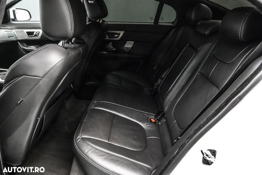 Jaguar XF 2.2D Premium Luxury - 15