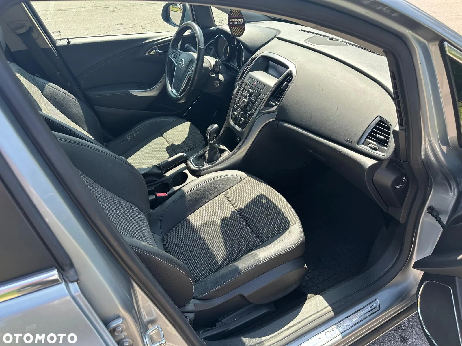 Opel Astra 1.4 Turbo Cosmo - 4