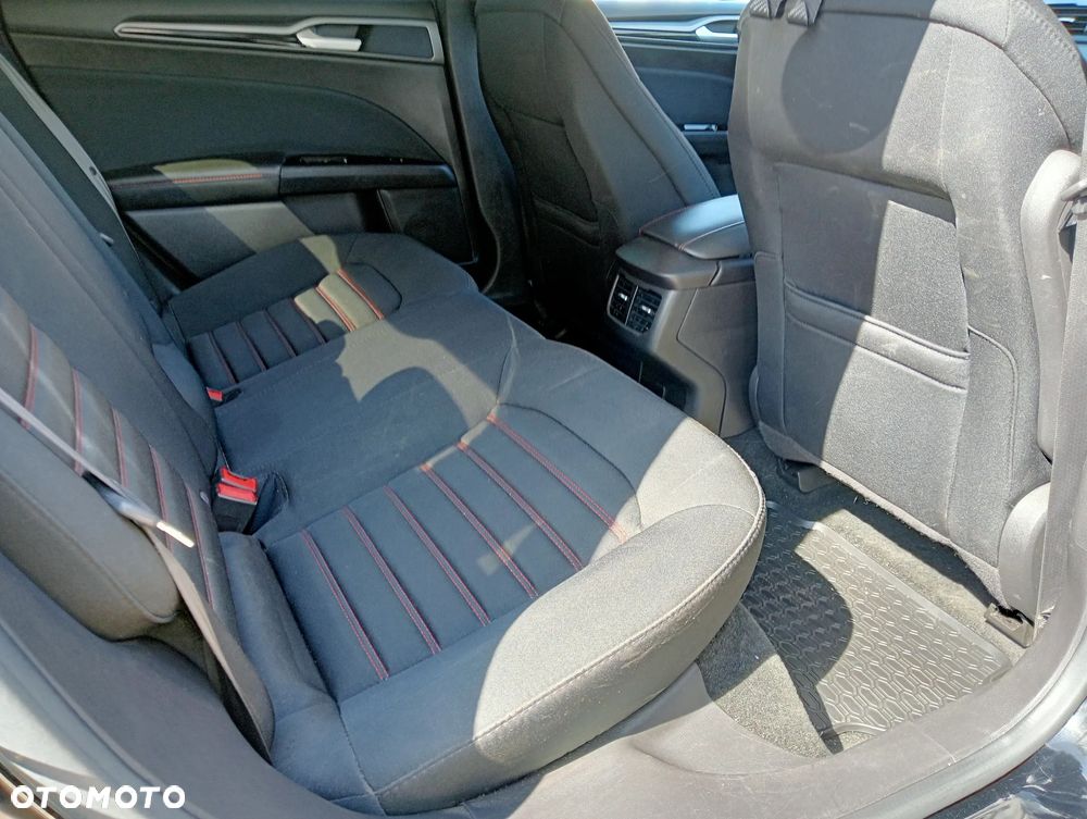 Ford Fusion - 8