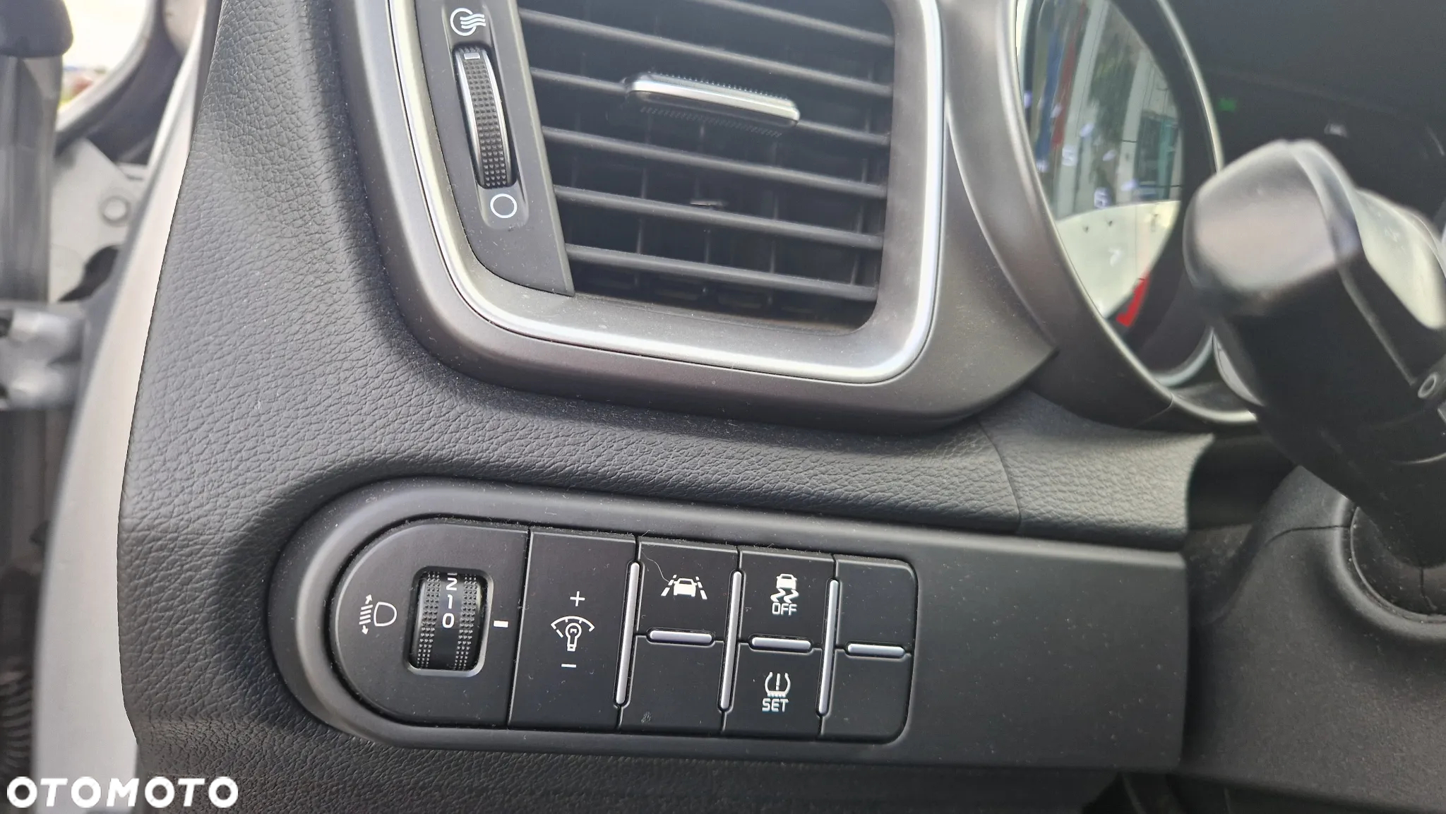 Kia Ceed 1.5 T-GDI Business Line DCT - 18