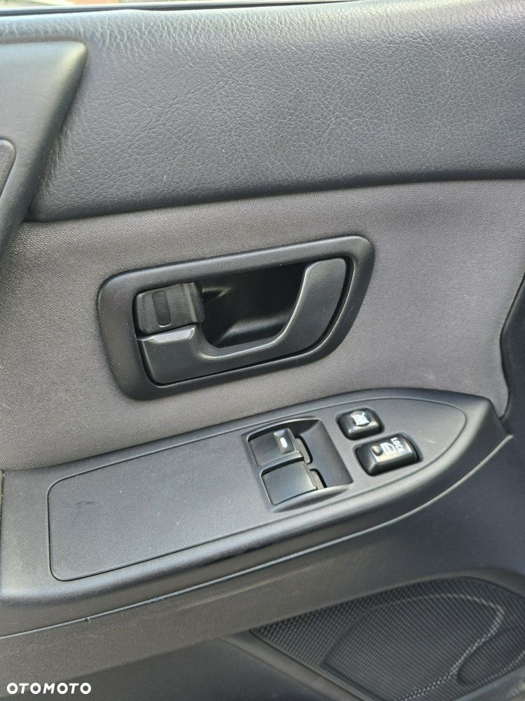 Mitsubishi Pajero - 16