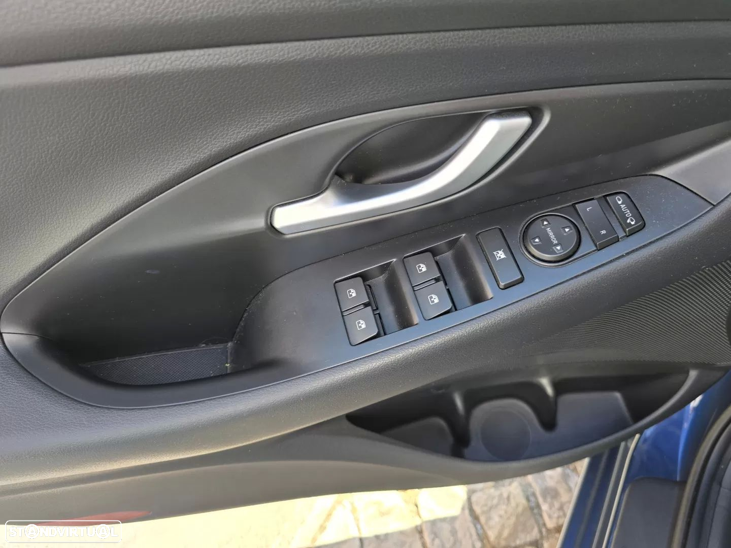 Hyundai i30 1.6 CRDI Blue Comfort+Navi - 8