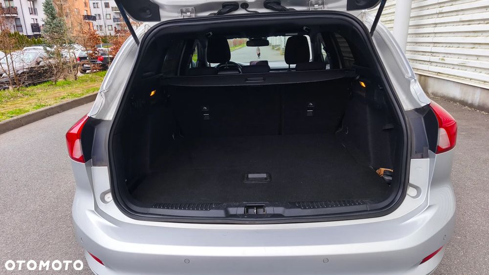 Ford Focus 1.5 EcoBlue Start-Stopp-System ST-LINE DESIGN - 32