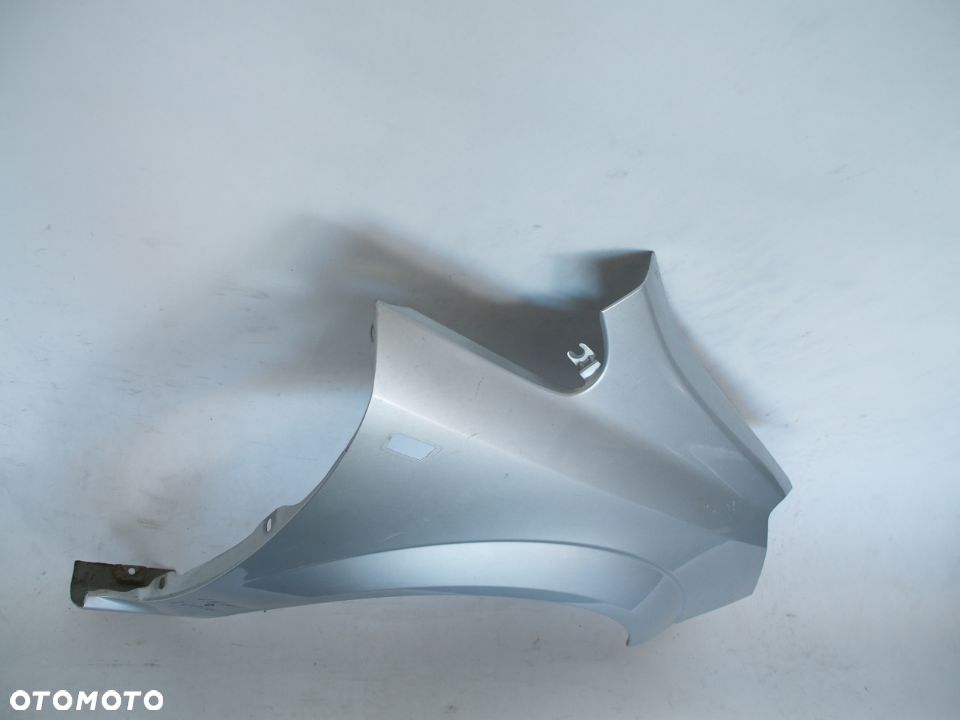 Opel Zafira B Blotnik prawy błotnik 05r - 2