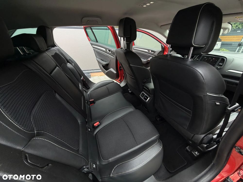 Renault Megane TCe 140 GPF BOSE EDITION - 17