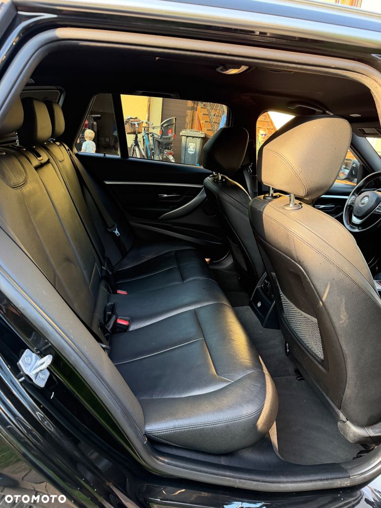 BMW Seria 3 320d Efficient Dynamics Edition Sport Line - 28
