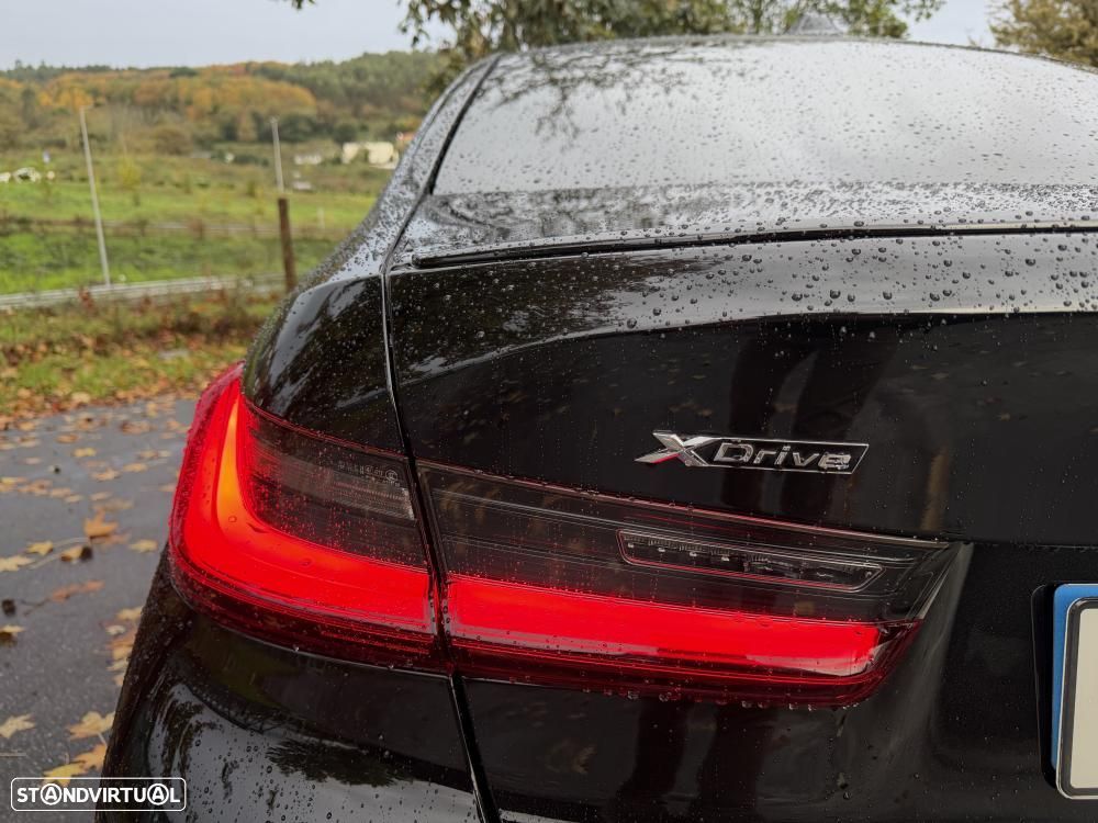 BMW 330 e Pack 50 anos M Auto - 16