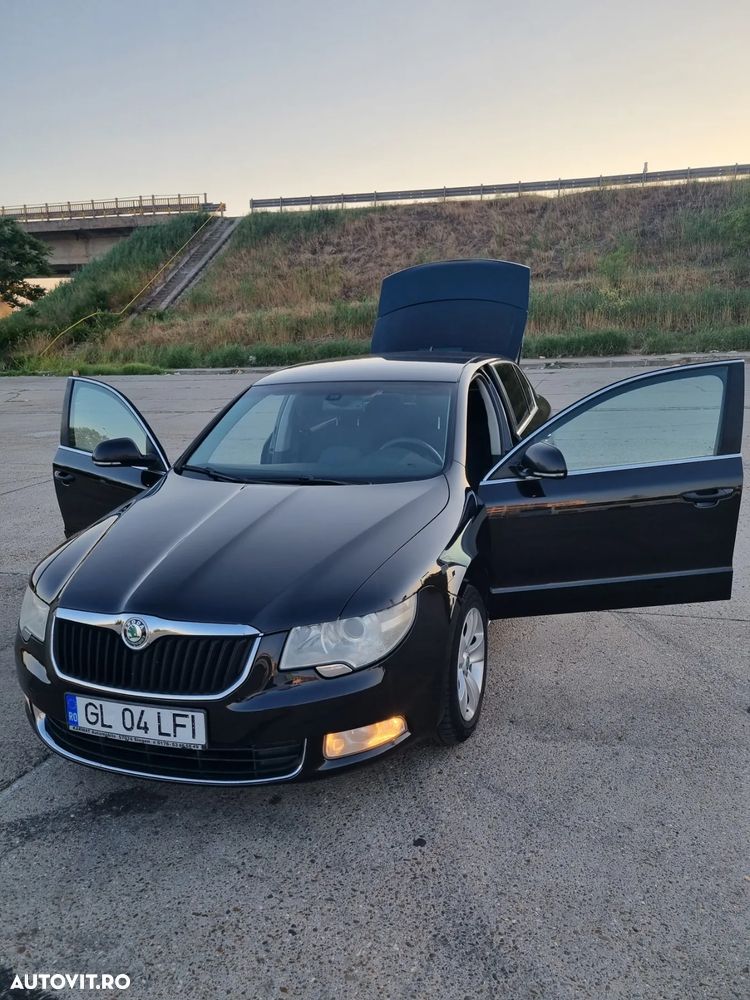 Skoda Superb Combi 2.0 TDI Ambition DSG - 3