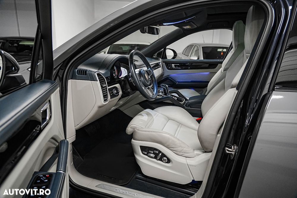 Porsche Cayenne - 26