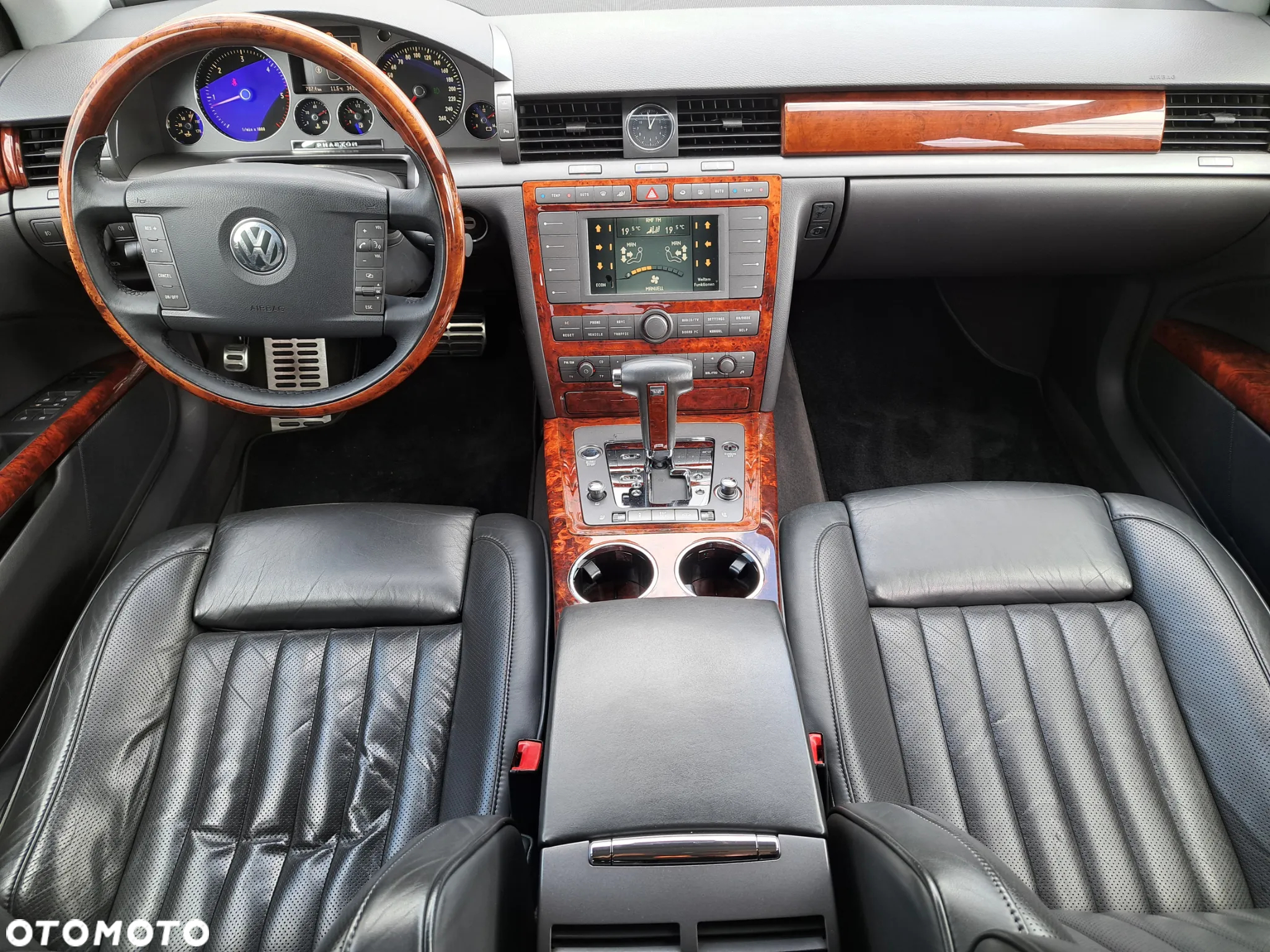 Volkswagen Phaeton - 9