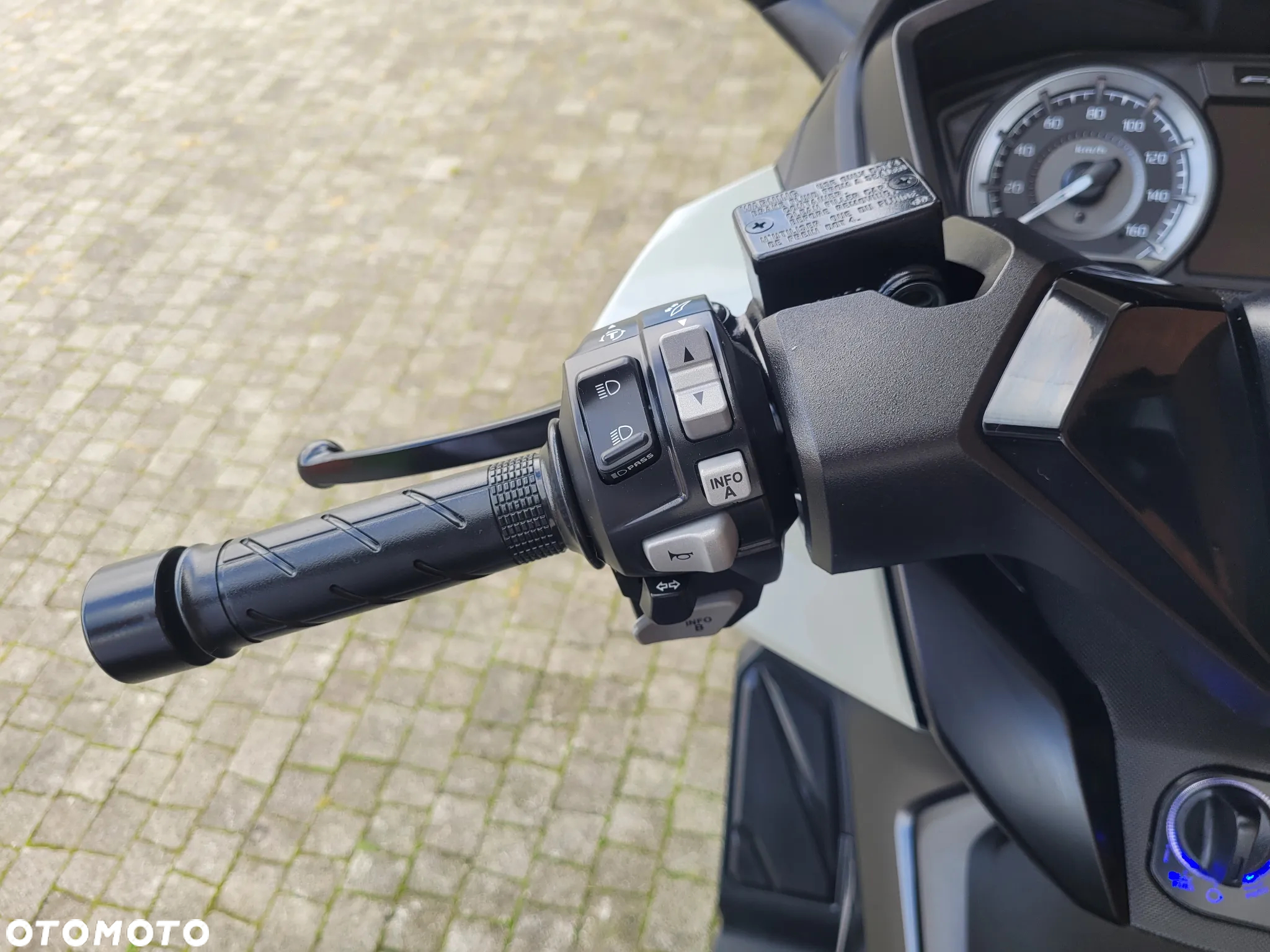 Honda NSS - 11