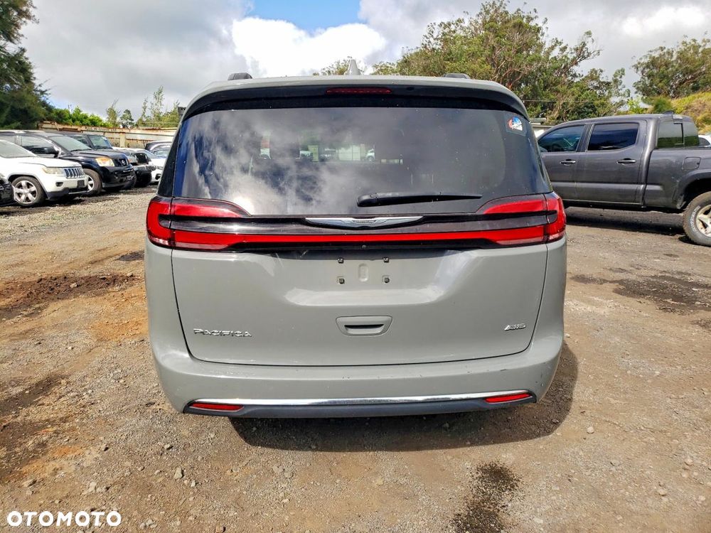 Chrysler Pacifica - 6