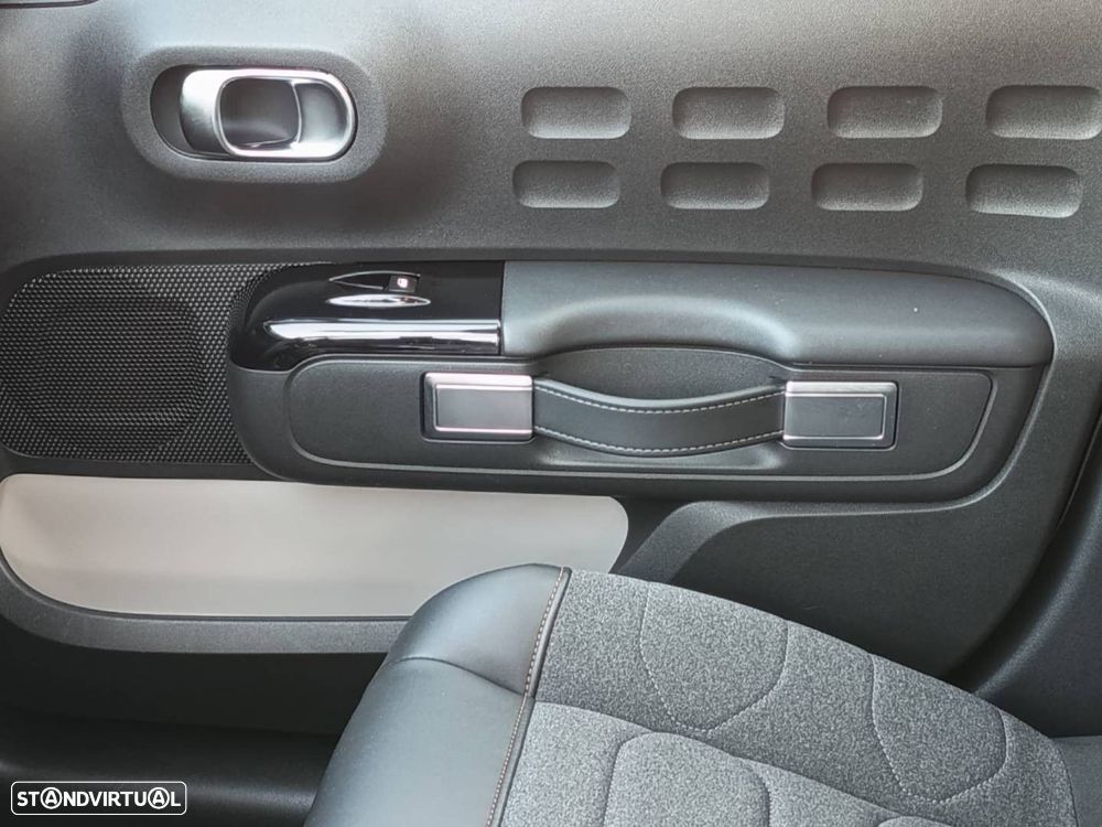 Citroën C3 1.2 PureTech Shine - 24