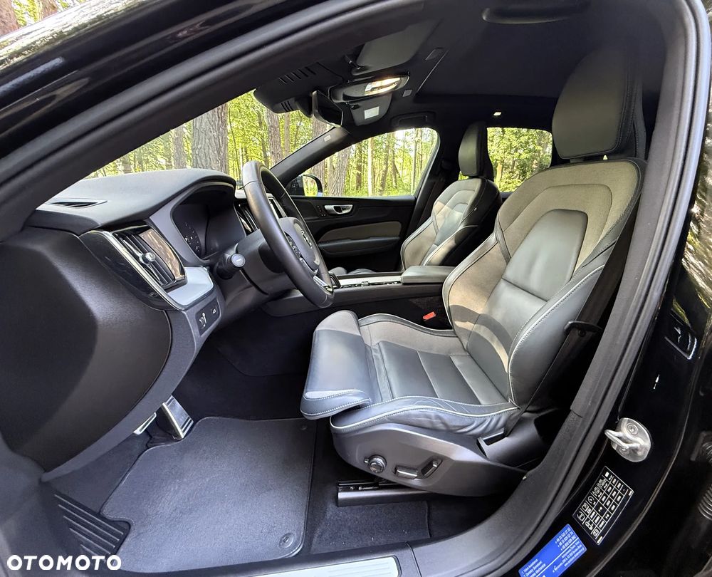 Volvo XC 60 B4 D AWD R-Design - 18