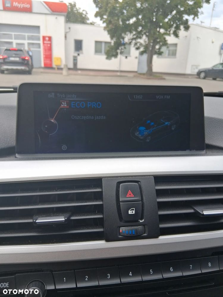 BMW Seria 3 328i xDrive - 11
