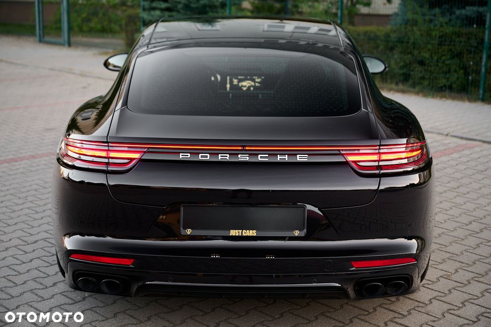 Porsche Panamera 4S - 11