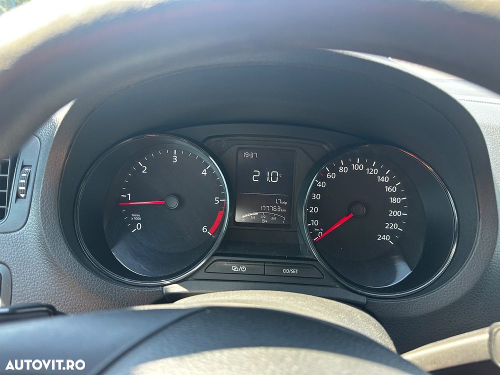 Volkswagen Polo - 11