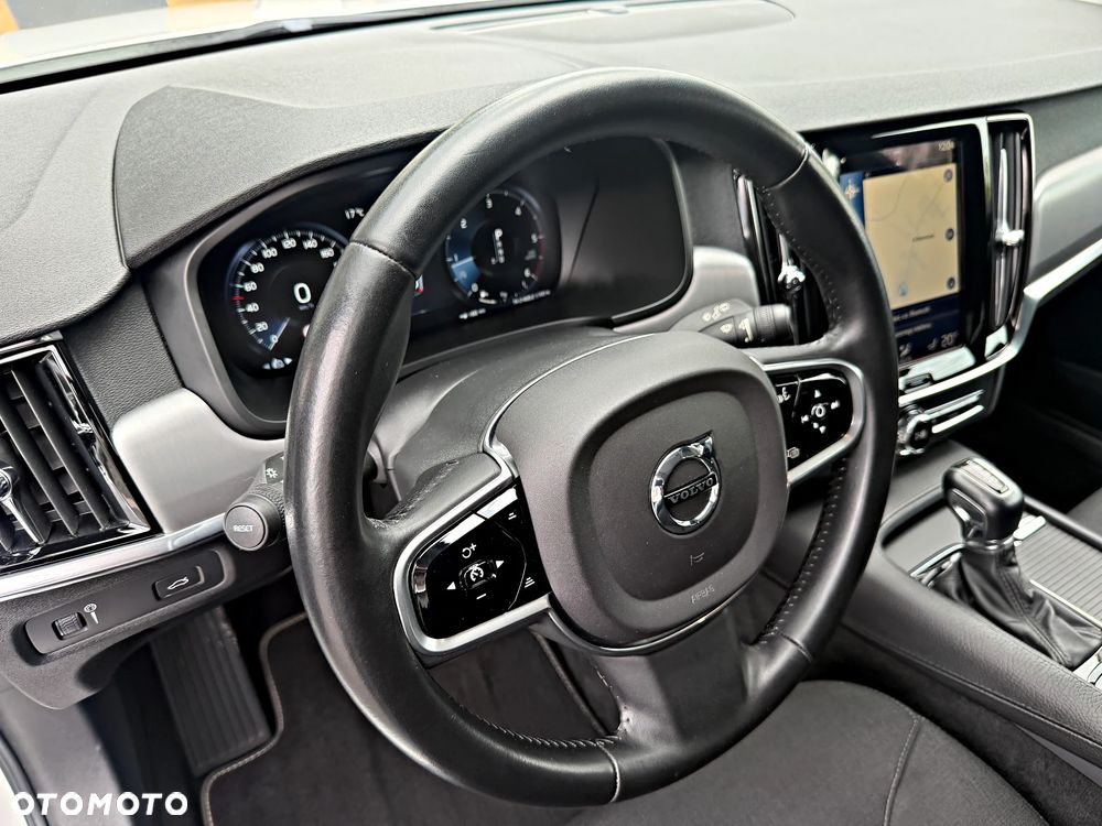 Volvo V90 D4 Geartronic Momentum - 21