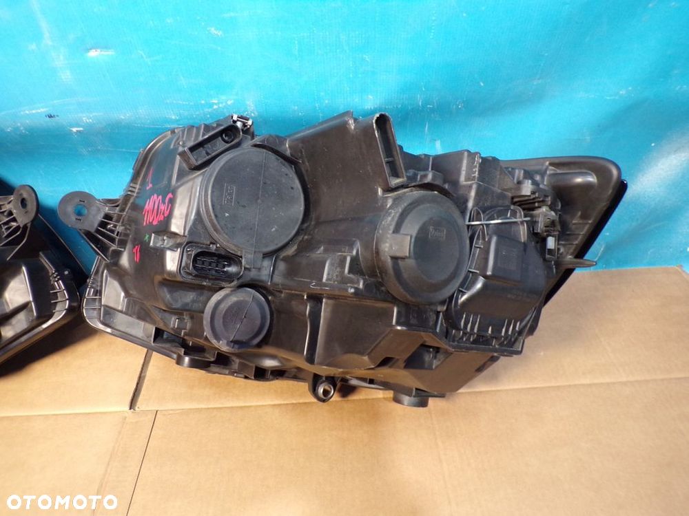 VW T6 CARAVELLE MULTIVAN 15- REFLEKTORY LAMPY PRZEDNIE DEMONTAŻ 2 sztuki - 8