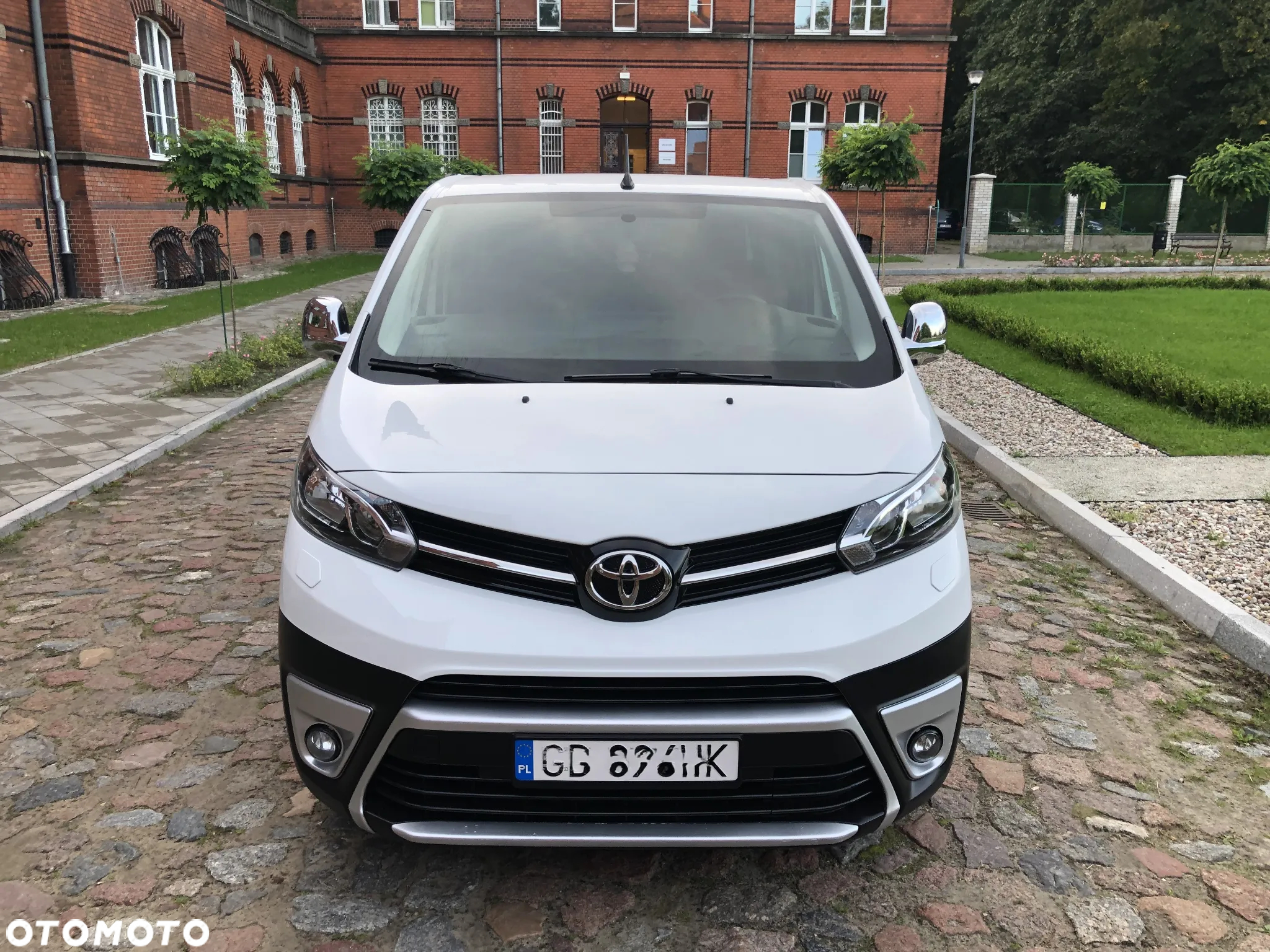 Toyota ProAce Kombi 2.0 D-4D Long 2,8t - 7
