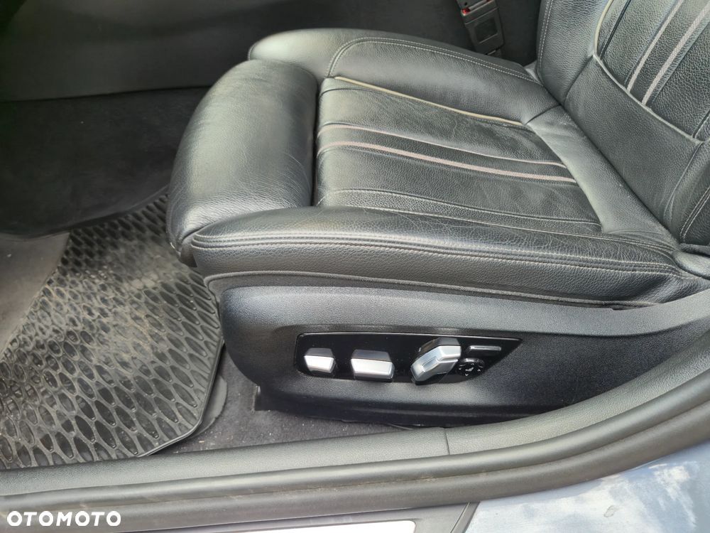 BMW Seria 5 520d Sport Line - 26