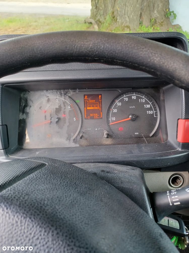 Renault Maxity - 15